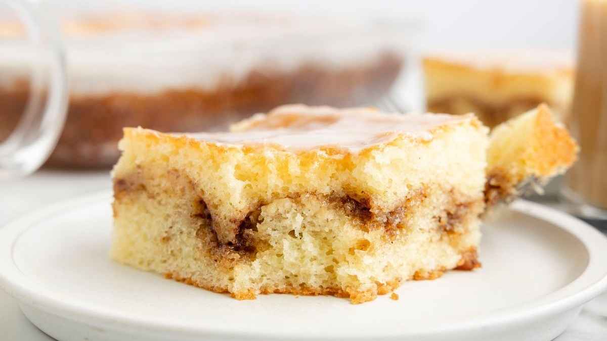 Easy Honey Bun Cake Recipe.