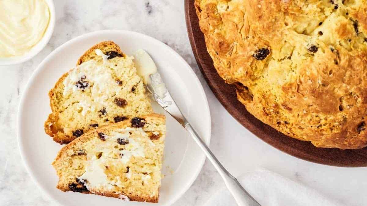 Easy Irish Soda Bread Without Buttermilk. 