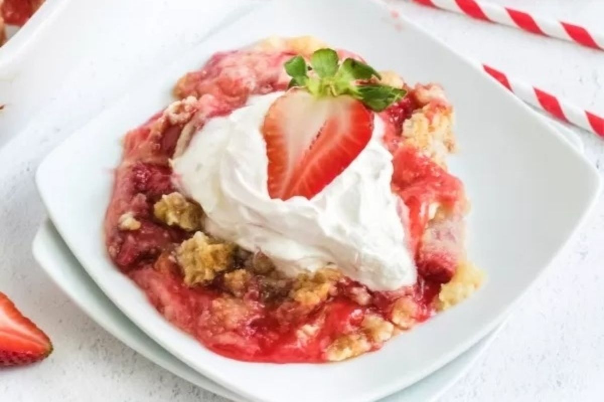 Easy Strawberry Dump Cake