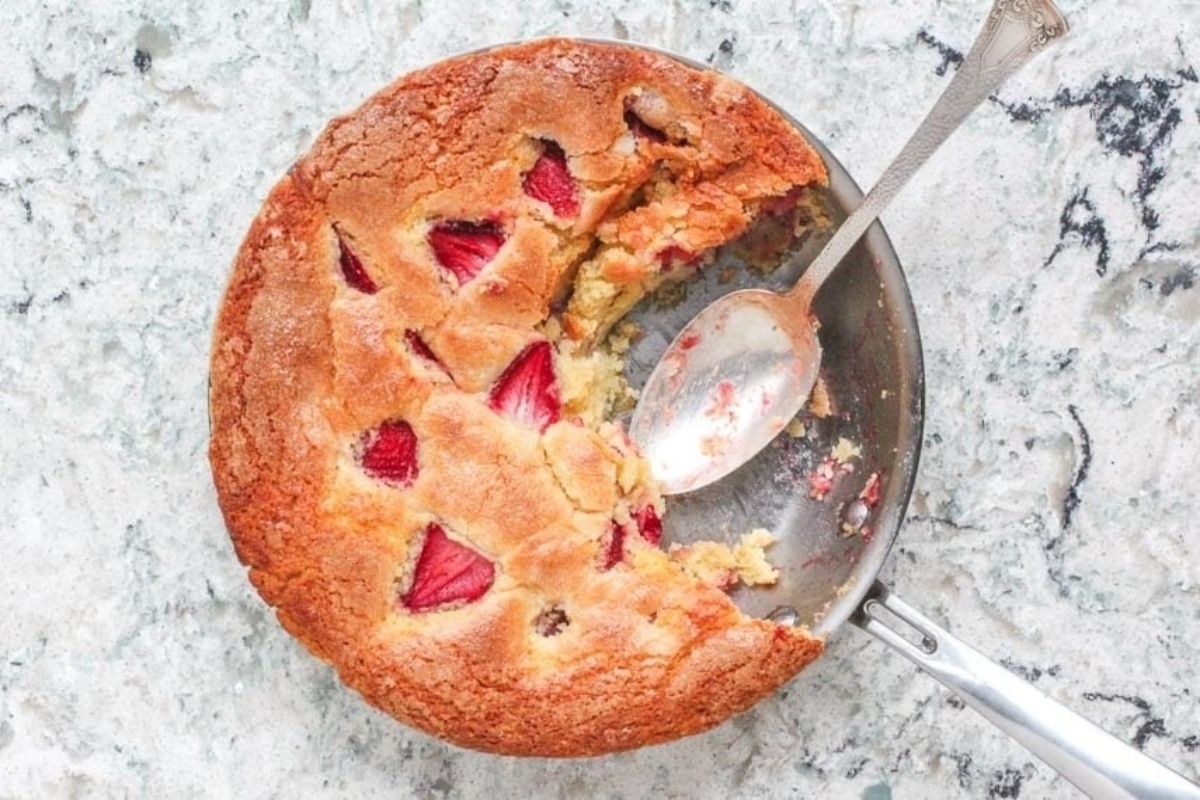 Fodmap It Strawberry Cornmeal Yogurt Skillet Cake