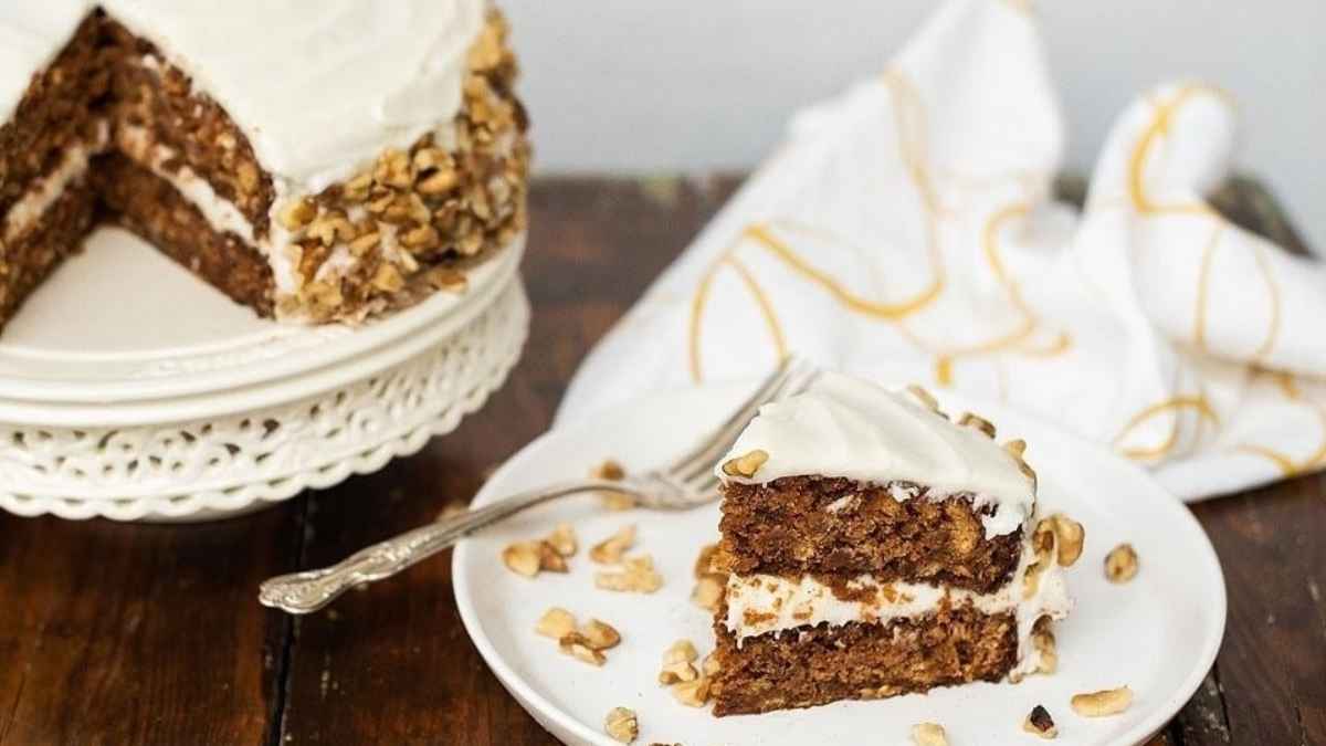 Gluten Free Vegan Gingerbread Apple Cake.