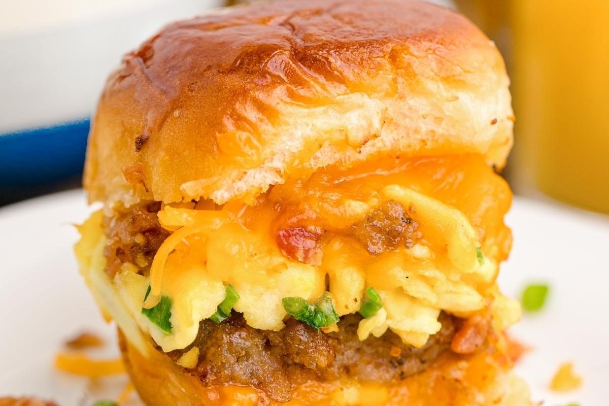 Hawaiian Rolls Breakfast Sliders