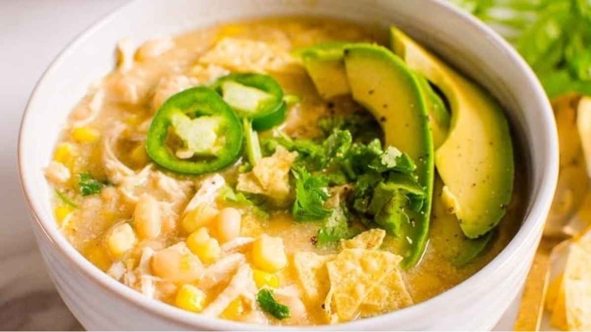 Healthy White Chicken Chili Recipe (Crock Pot Or Stove).