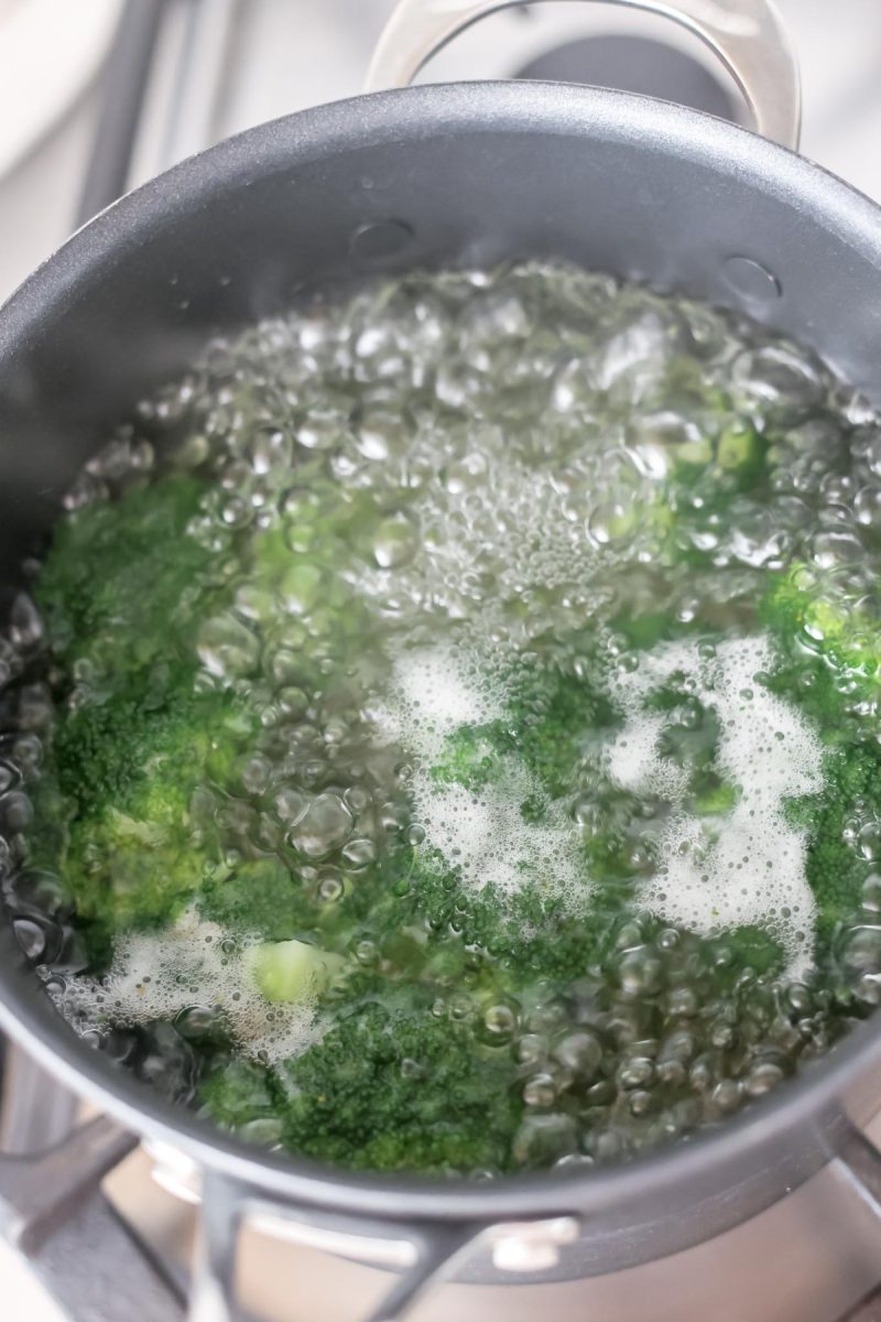 Boiling broccoli in a pot.