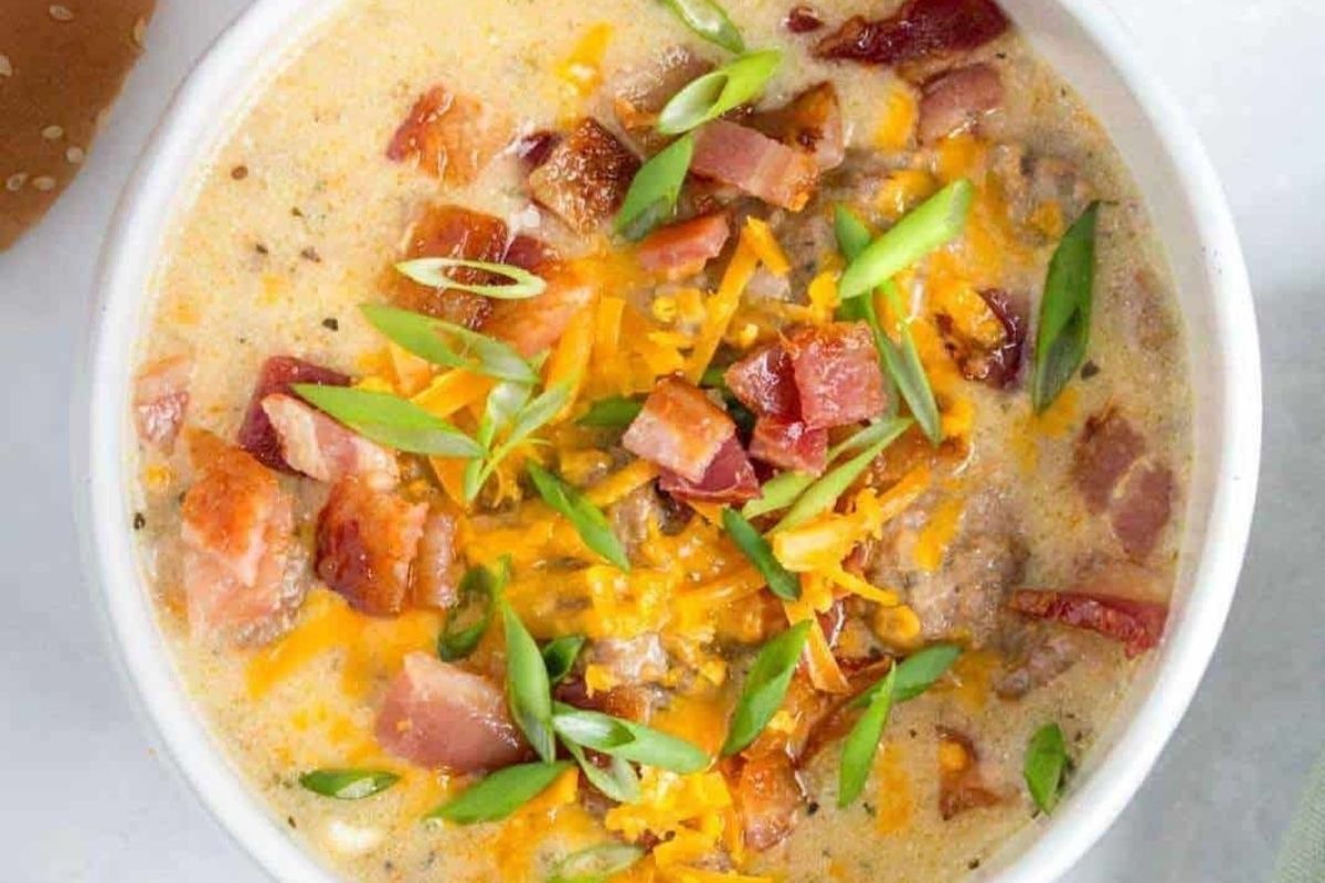 Instant Pot Cheeseburger Soup