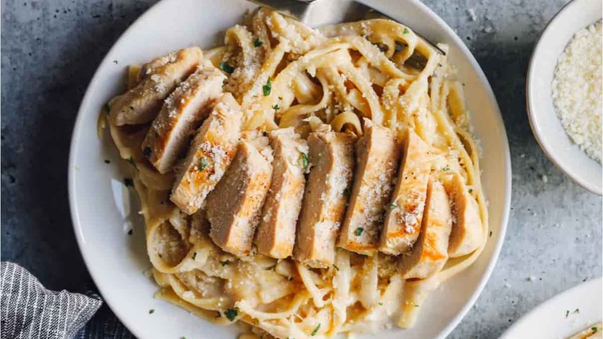 Instant Pot Chicken Alfredo Recipe.