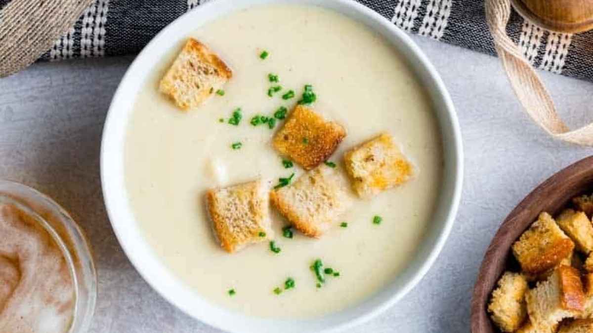 Instant Pot Cream Of Cauliflower Soup. 