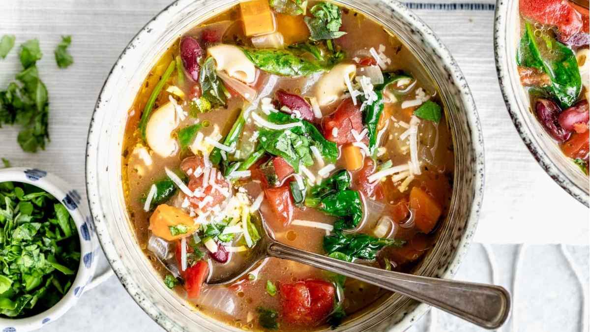 Instant Pot Minestrone Soup. 