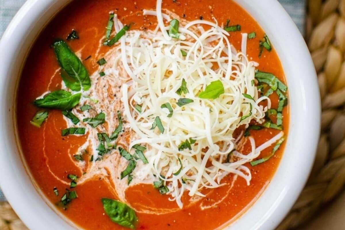 Instant Pot Tomato Soup with Fresh Tomatoes