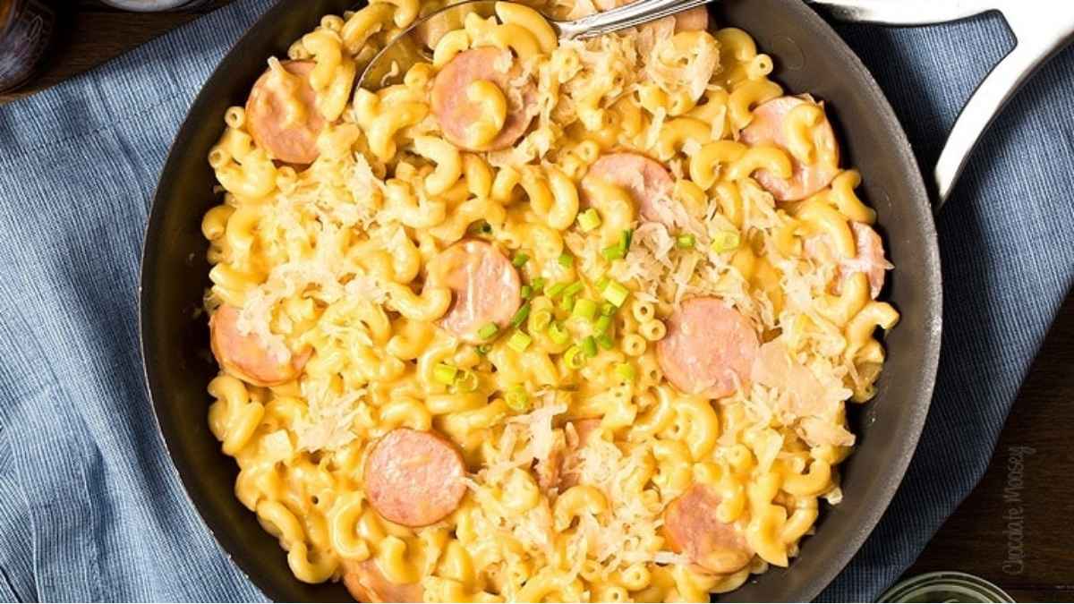 Kielbasa And Beer Mac And Cheese. 