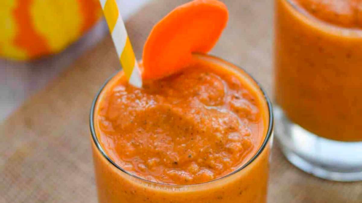 Mango Carrot Chia Smoothie. 