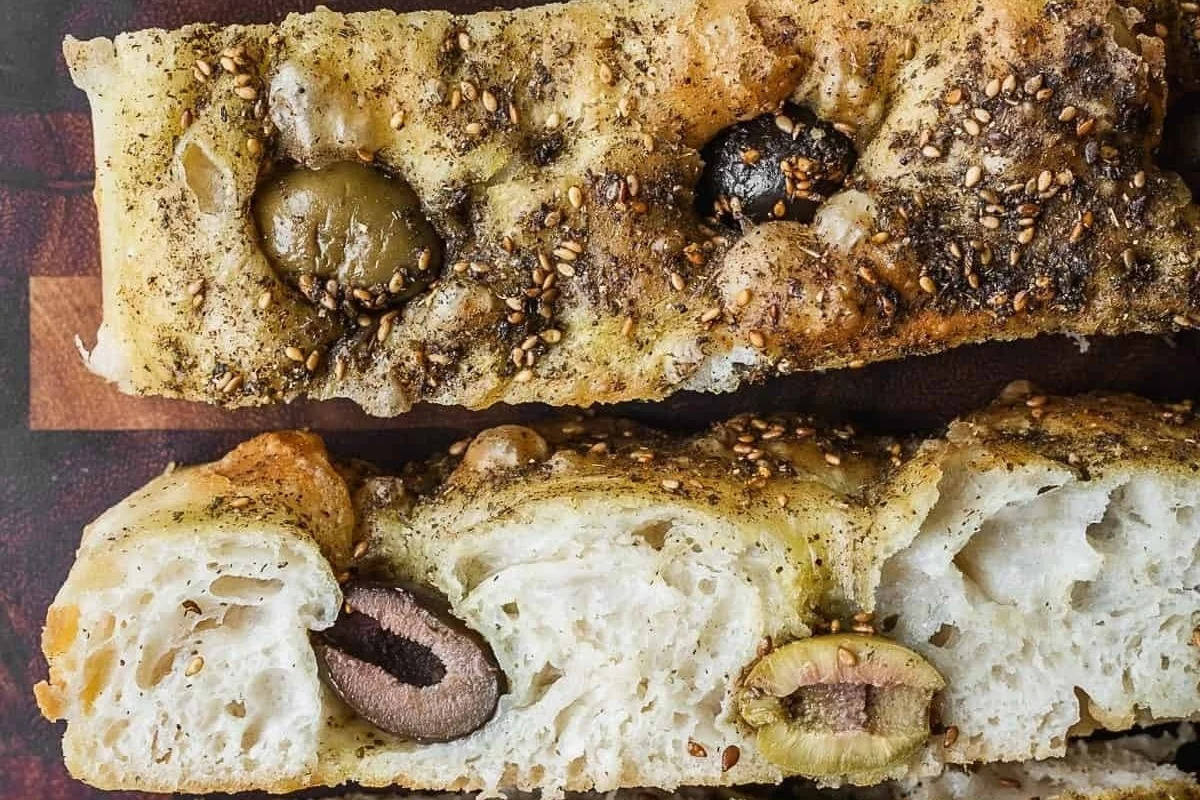 No Knead Olive ZaAtar Focaccia Bread