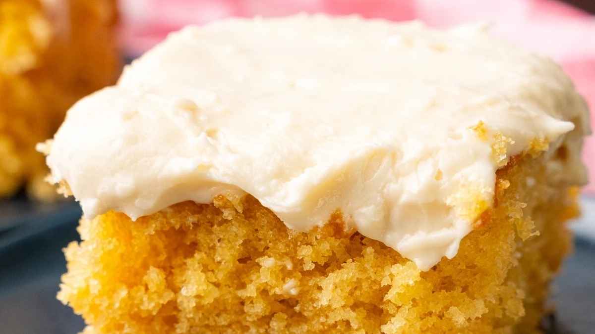 Old Fashioned Caramel Snack Cake.