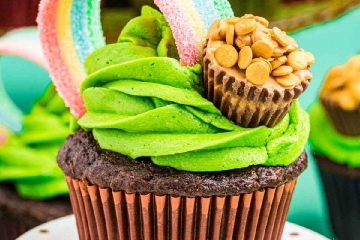 Pot Of Gold St Patricks Day Cupcakes