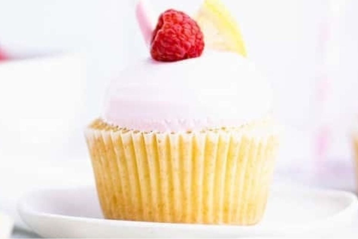 Raspberry Lemonade Cupcakes