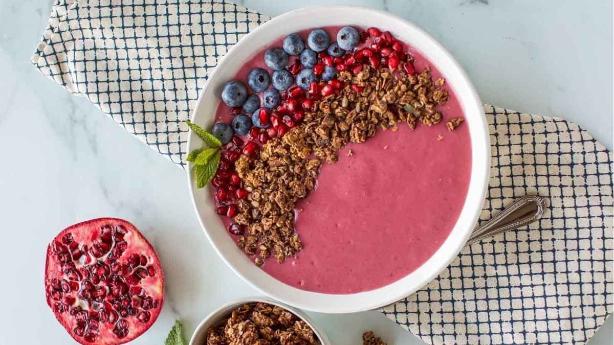 Easy Raspberry Smoothie Bowl.
