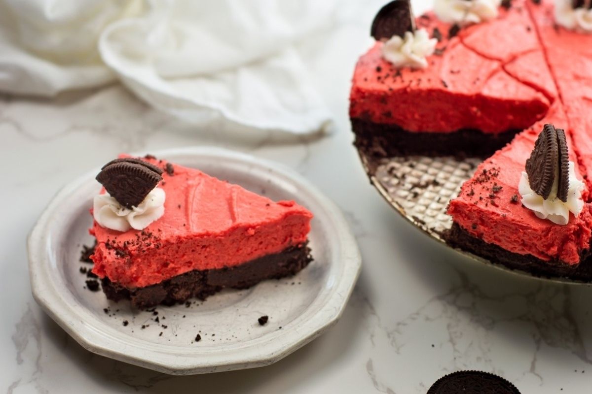 Red Velvet Oreo Cheesecake Super Simple