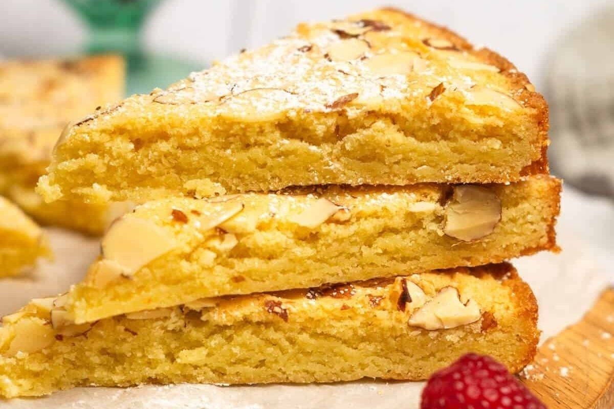 Scandinavian Almond Cake