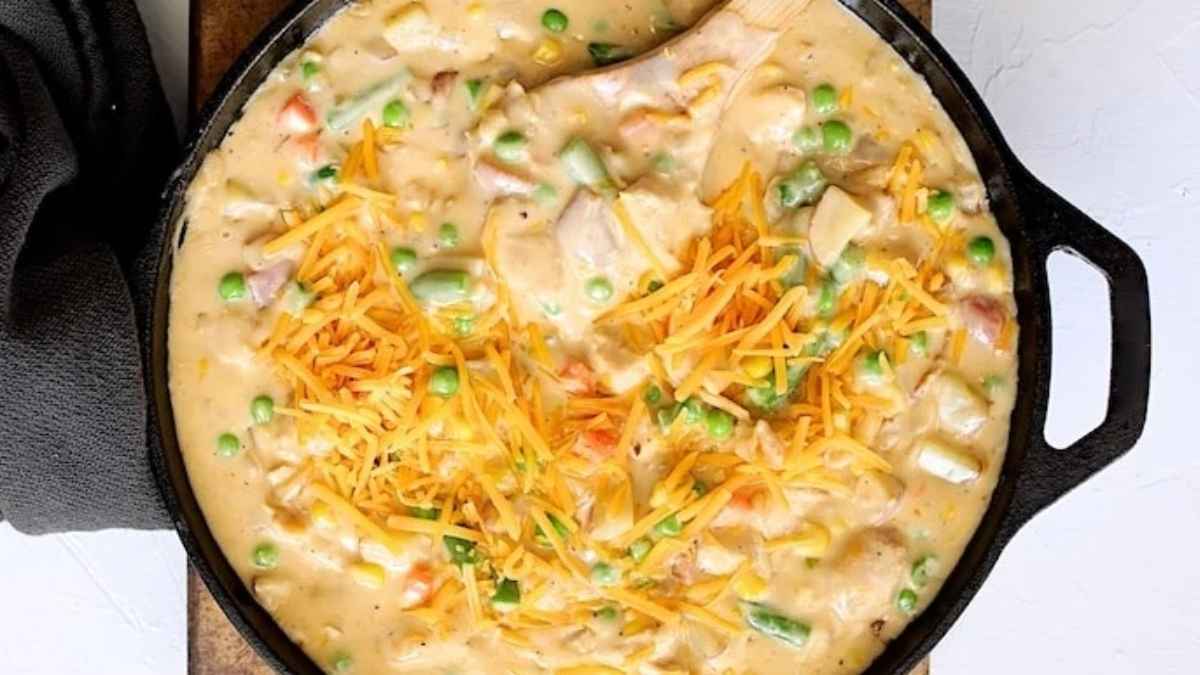 Skillet Chicken Pot Pie. 