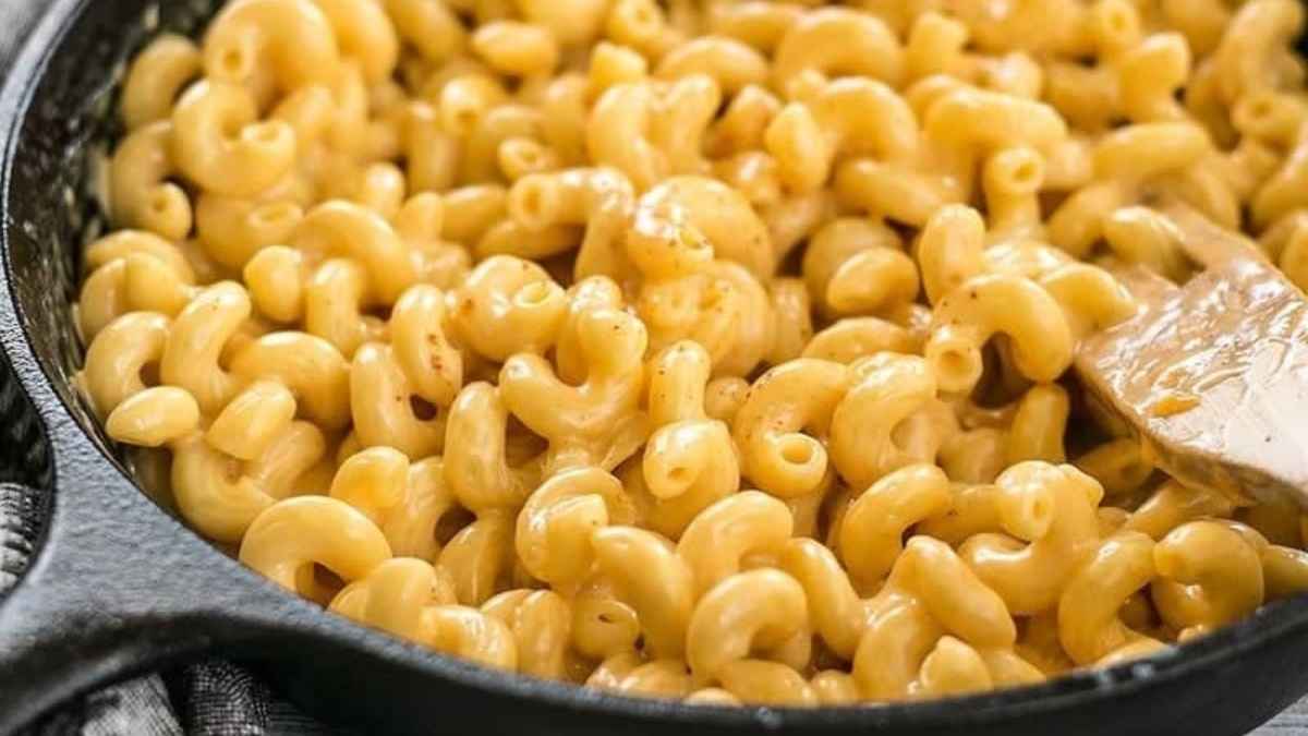 Skillet Mac And Cheese. 