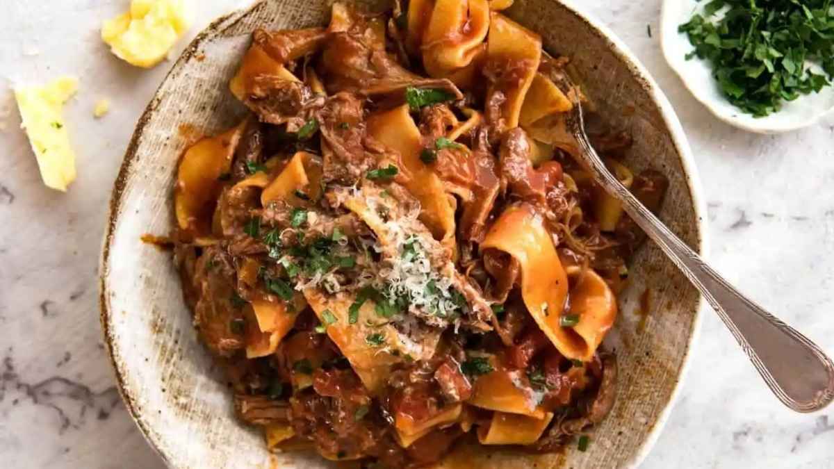 Slow Cooked Shredded Beef Ragu Pasta.