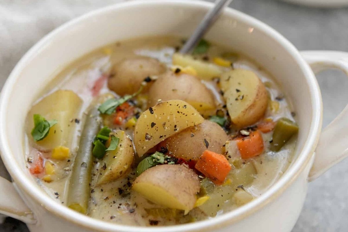 Slow Cooker Vegetable Chowder