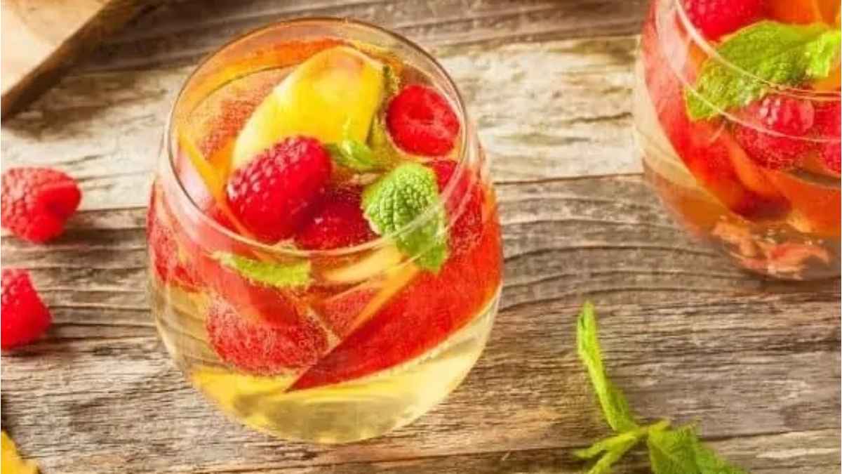 Sparkling Wine Sangria.