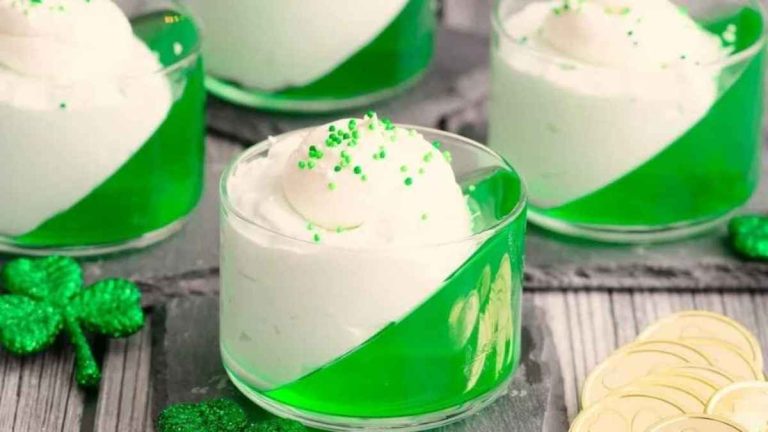 St. Patrick'S Day Jell-O Parfait.