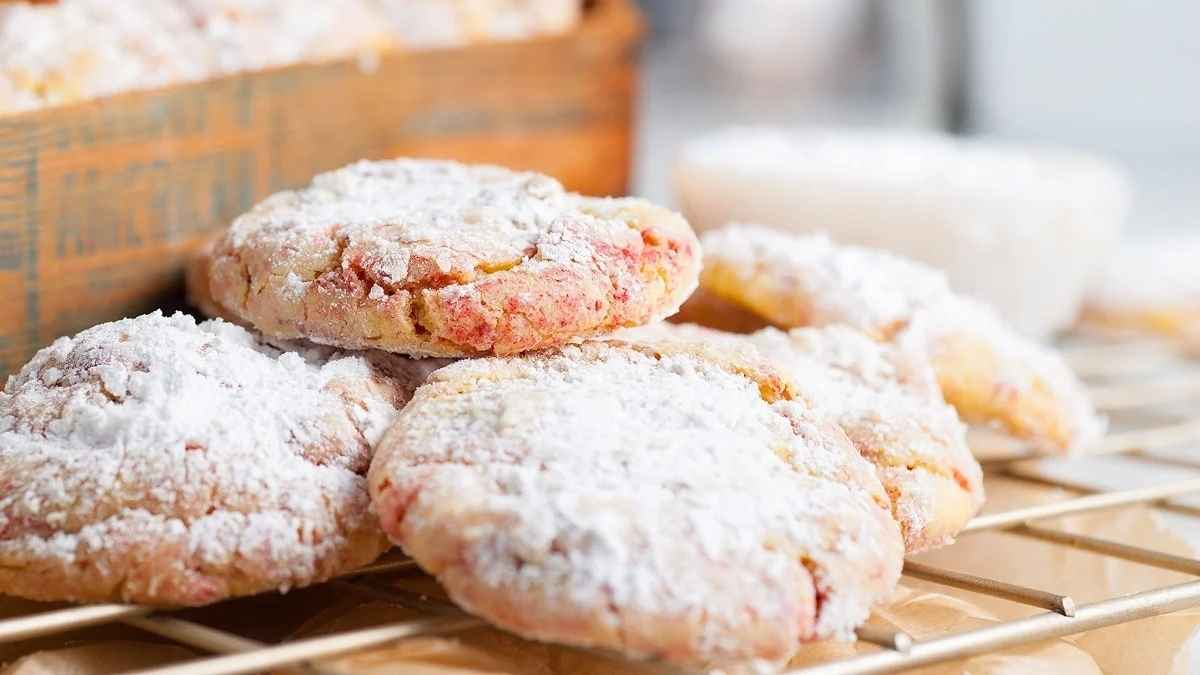 Strawberry Lemonade Cake Mix Crinkle Cookies.