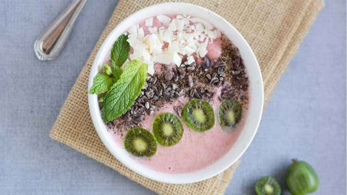 Strawberry Banana Smoothie Bowl. 
