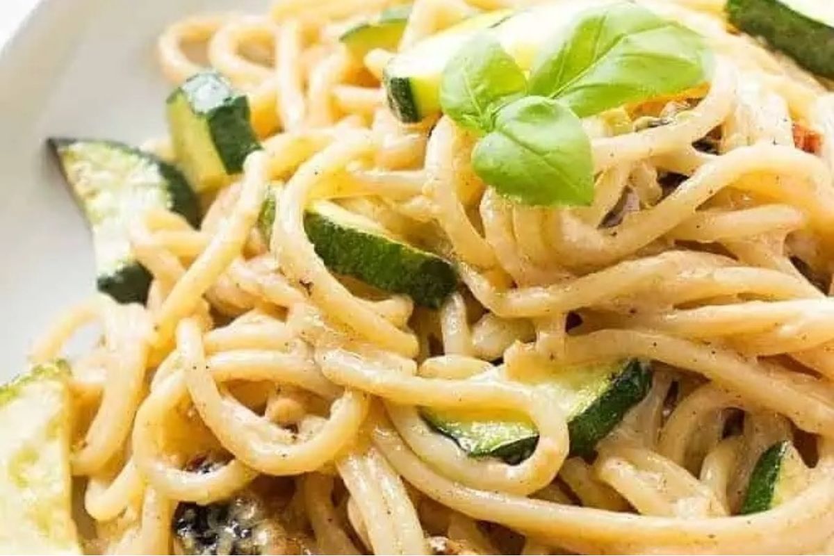 Sun Dried Tomato Alfredo With Zucchini Spaghetti
