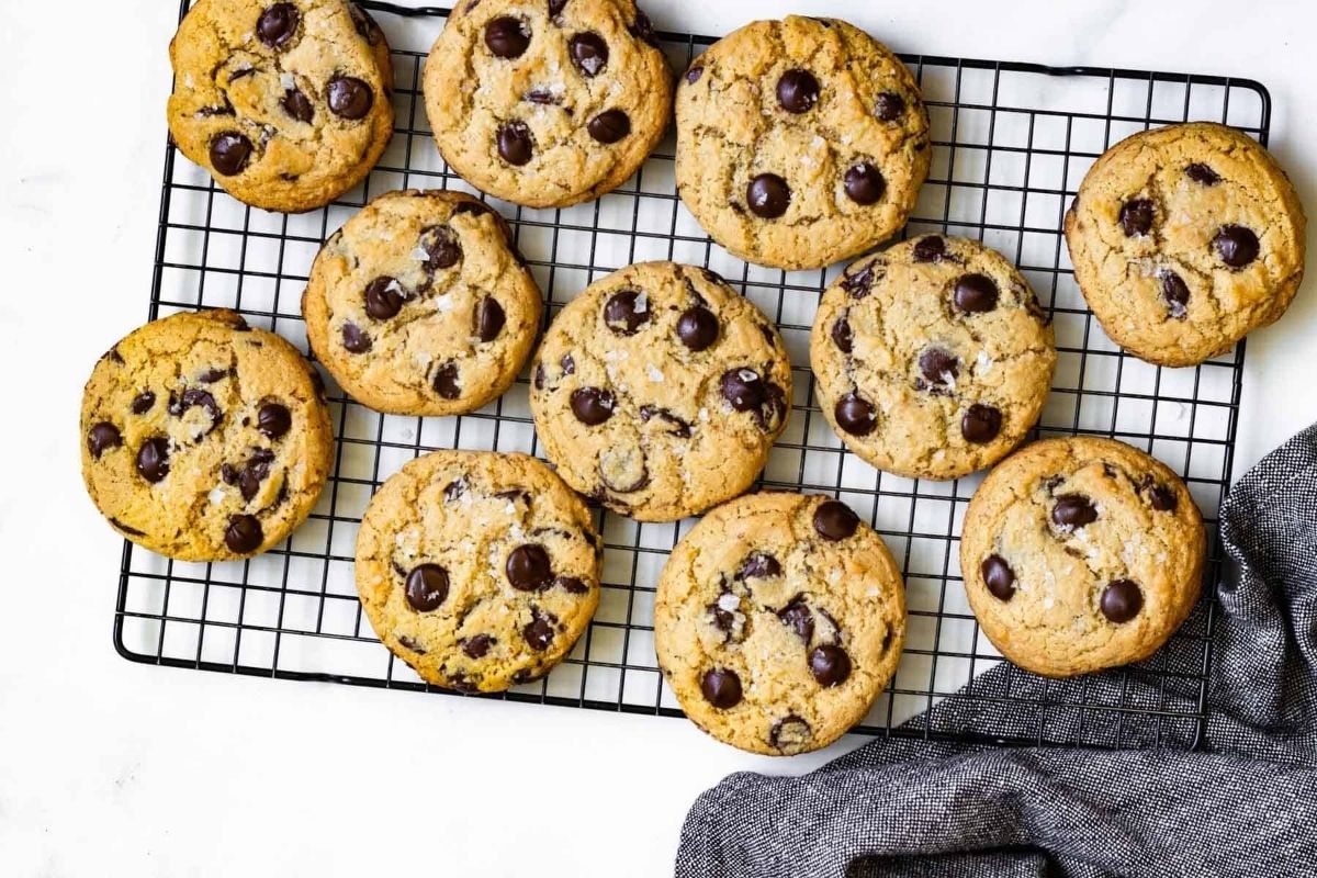 The Best (& Easiest) Gluten-Free Chocolate Chip Cookies. 