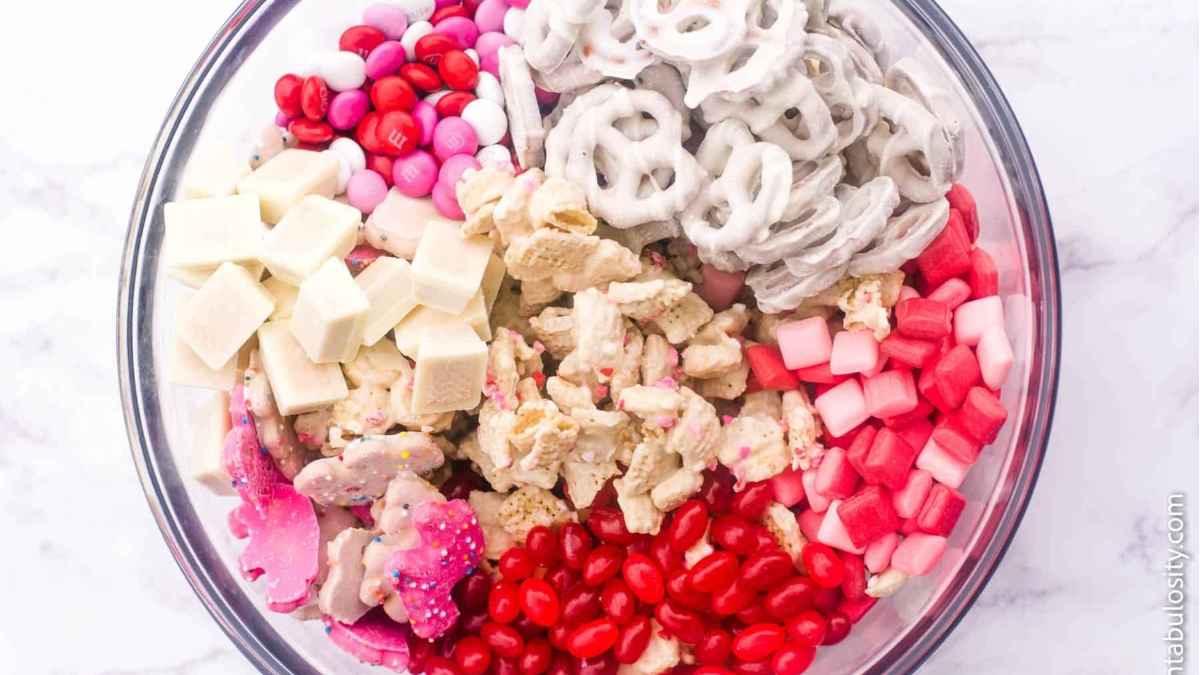 Valentine Snack Mix. 