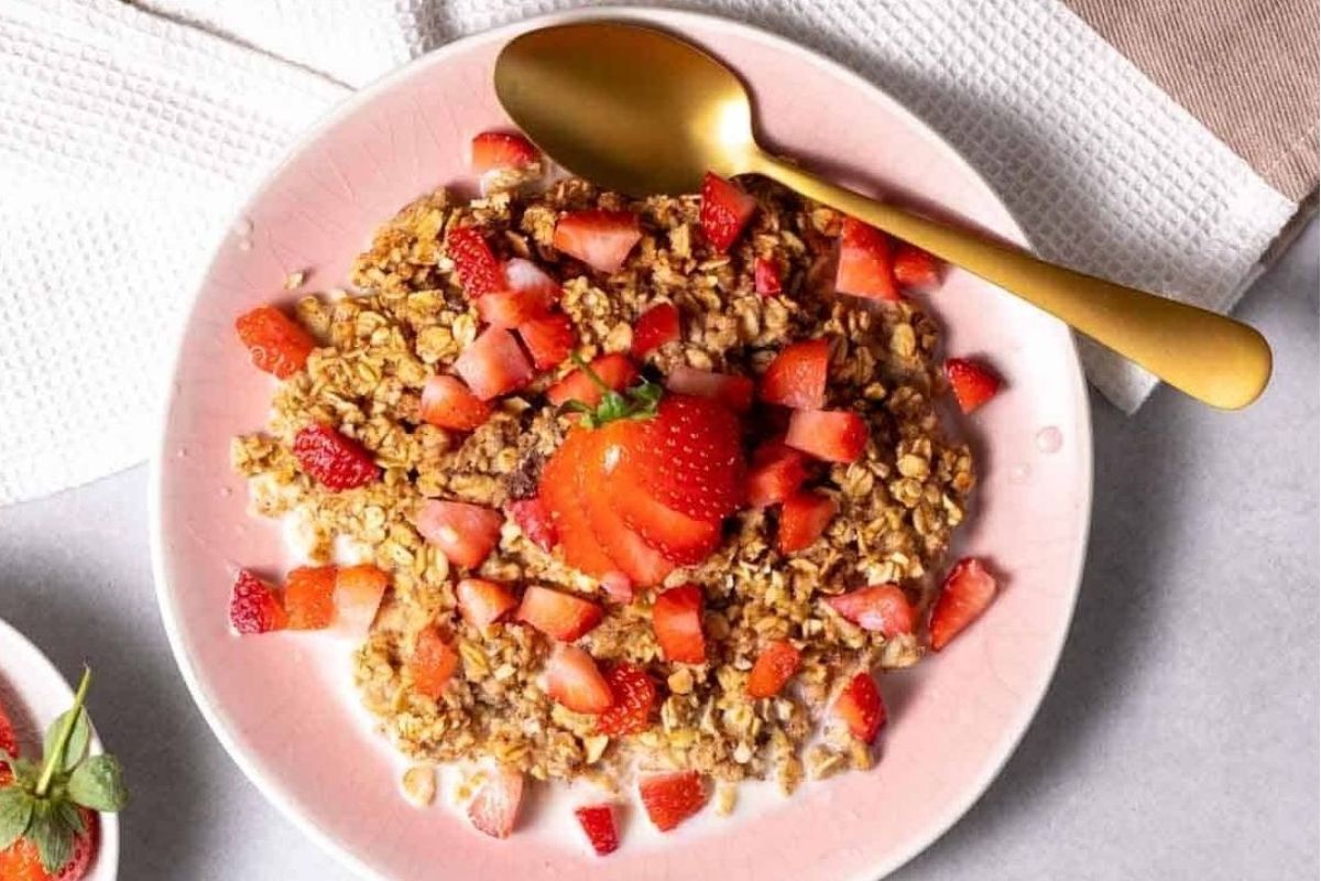 Vegan Baked Oatmeal With Fresh Berries.