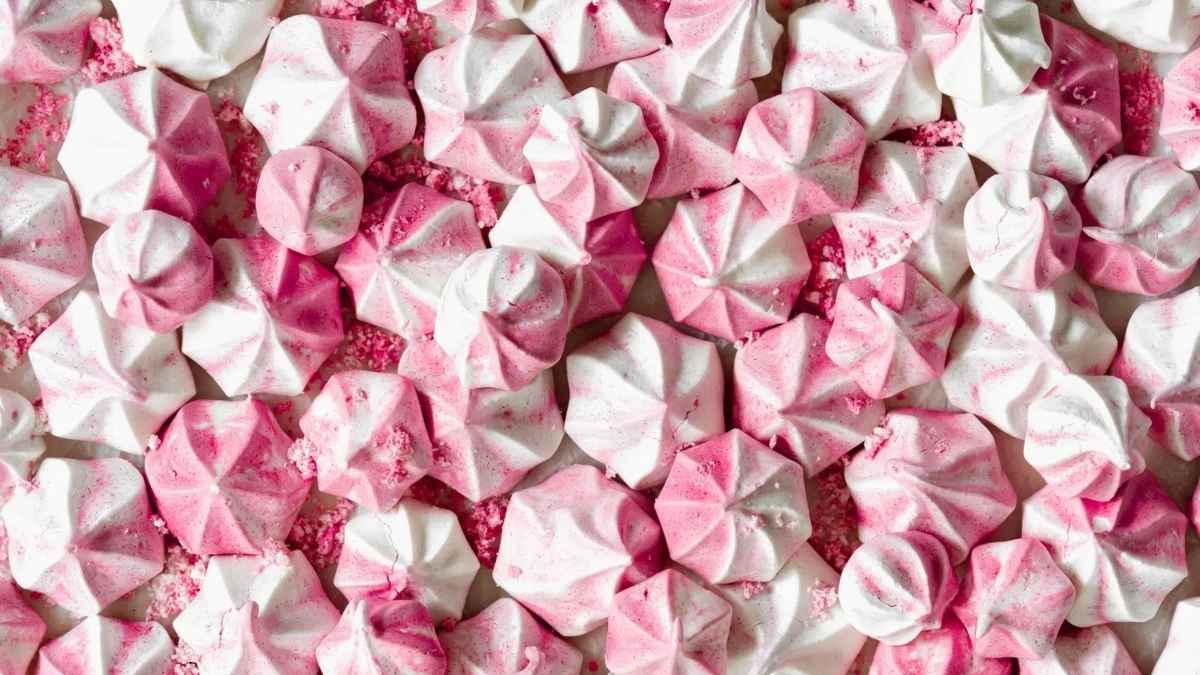 Vegan Meringue Kisses.