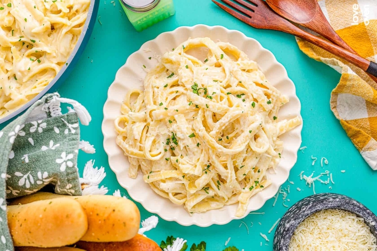 Copycat Olive Garden Alfredo Recipe.