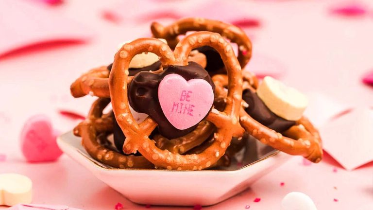Valentine Pretzel Snack Bites.