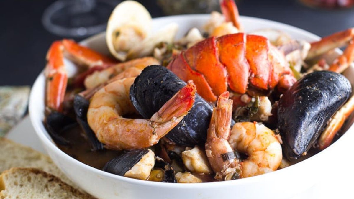 cioppino in a bowl
