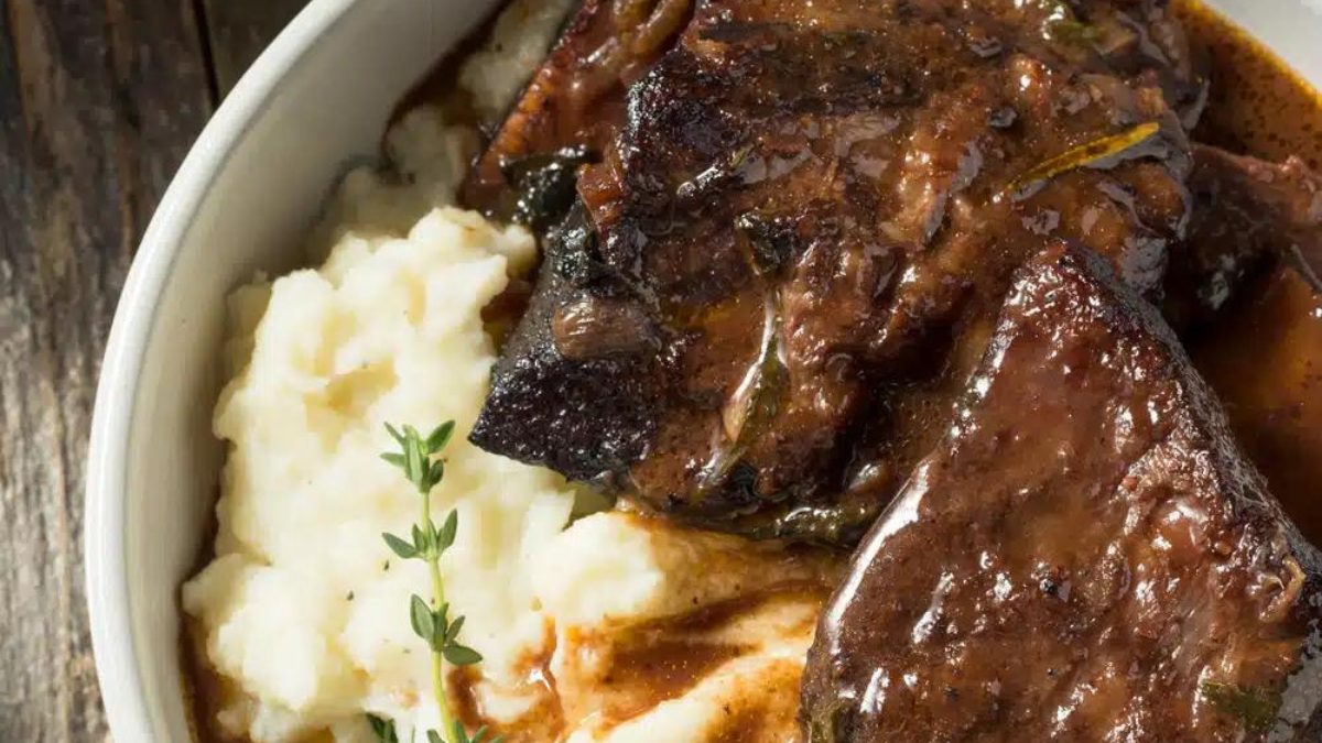 Braised short ribs