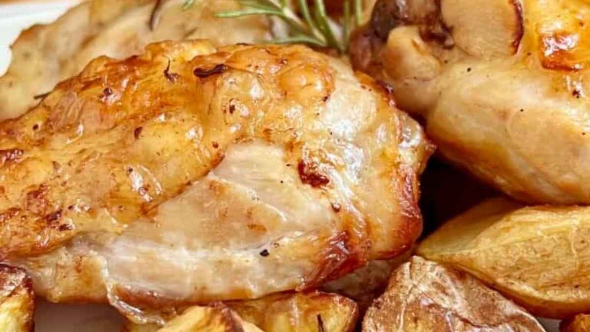 Air Fryer Chicken Thighs, Crispy And Juicy. 