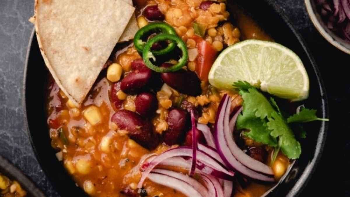 Best Vegan Chili Recipe (Easy One Pot Chili Recipe).