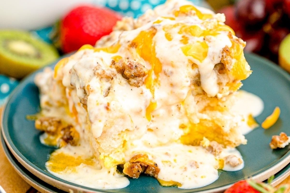 Biscuit And Gravy Casserole