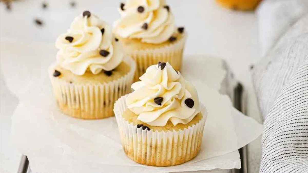 Chocolate Chip Cupcakes. 