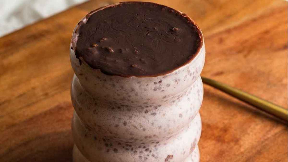 Chocolate Covered Strawberry Chia Pudding.