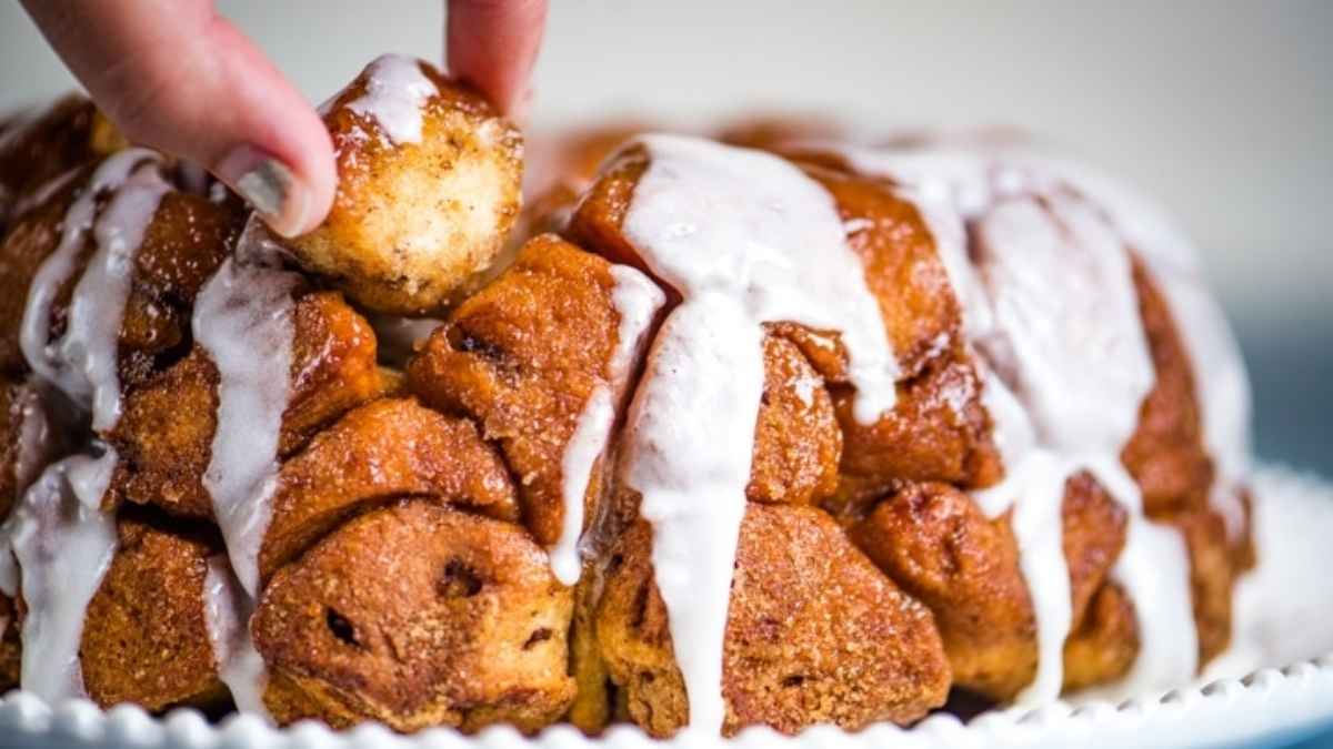 Cinnamon Roll Monkey Bread. 