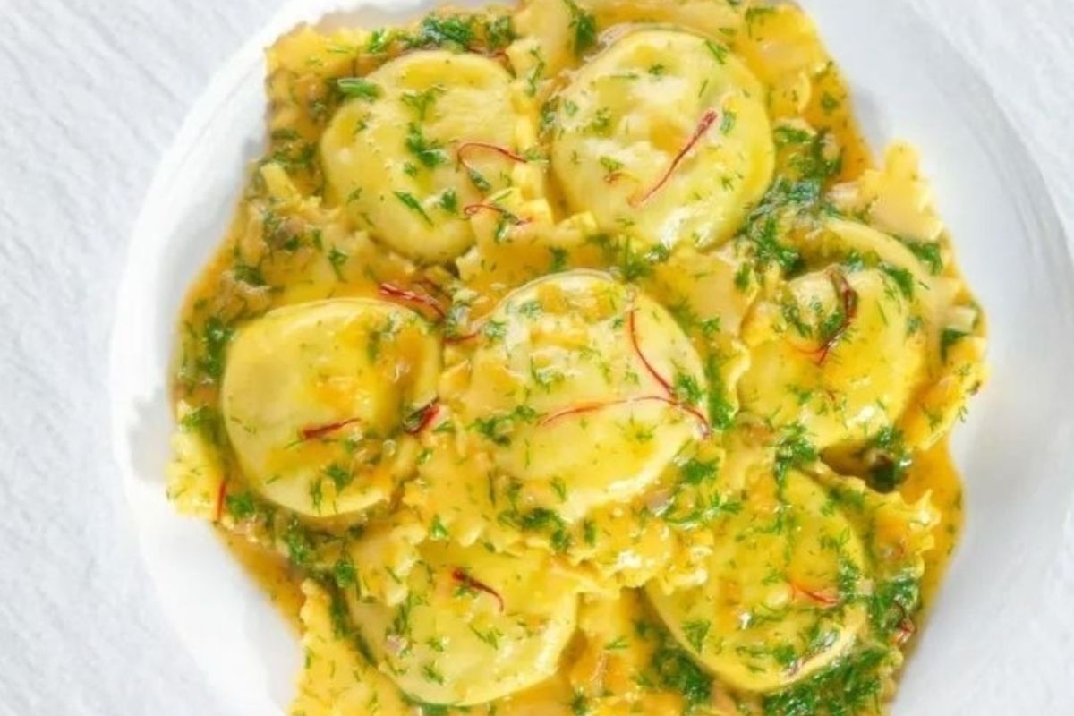 Crab Ravioli With Saffron Sauce