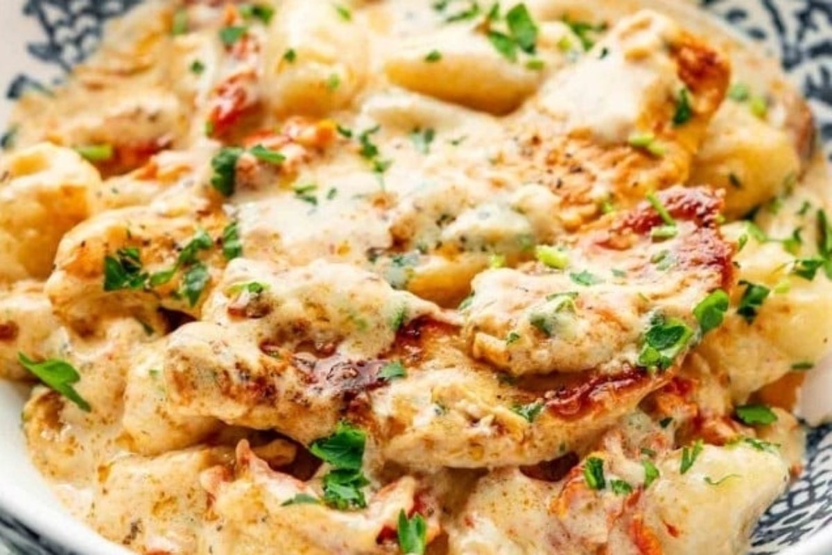 Creamy Sun Dried Tomato Chicken Gnocchi