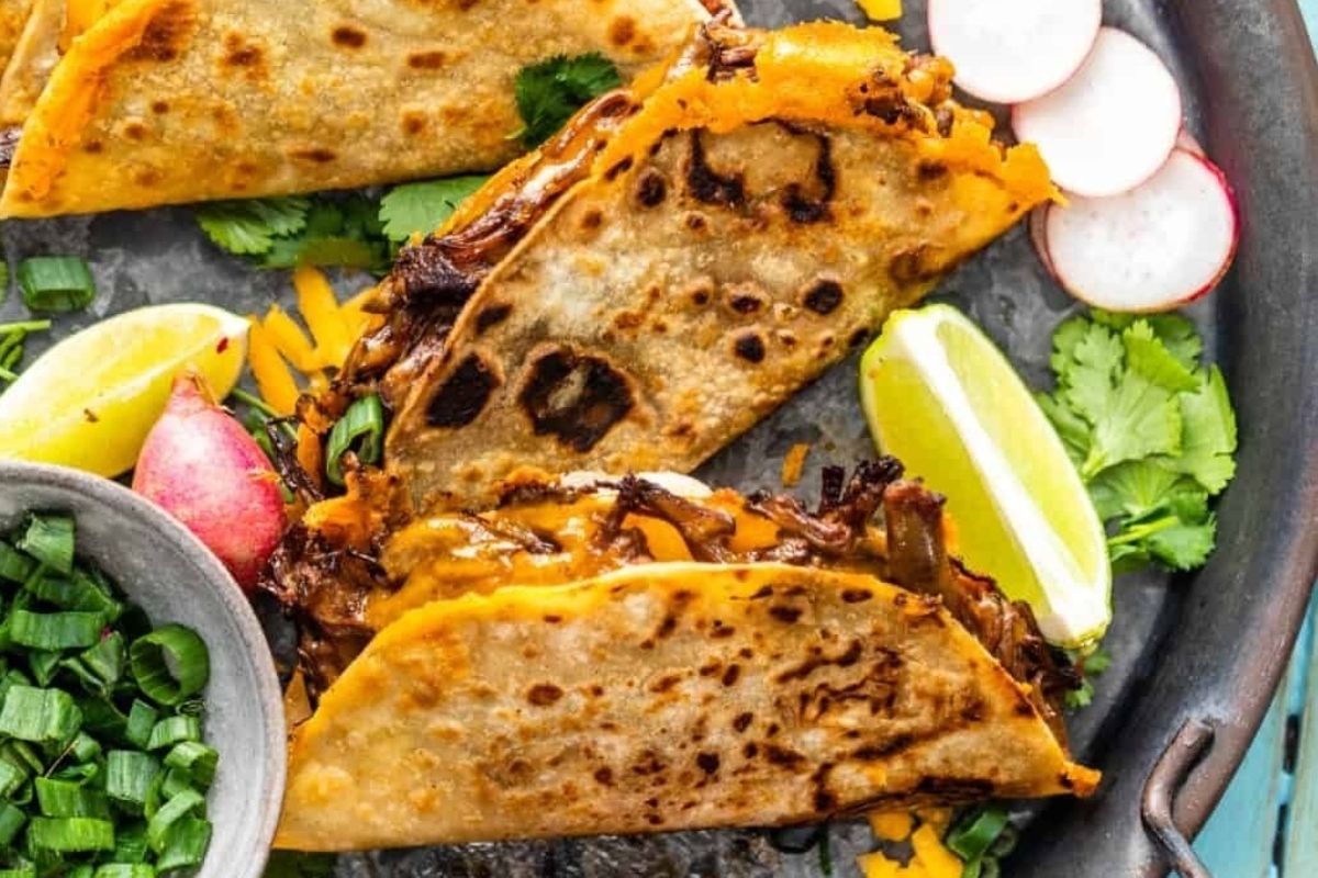 Crispy Chipotle Shredded Beef Tacos