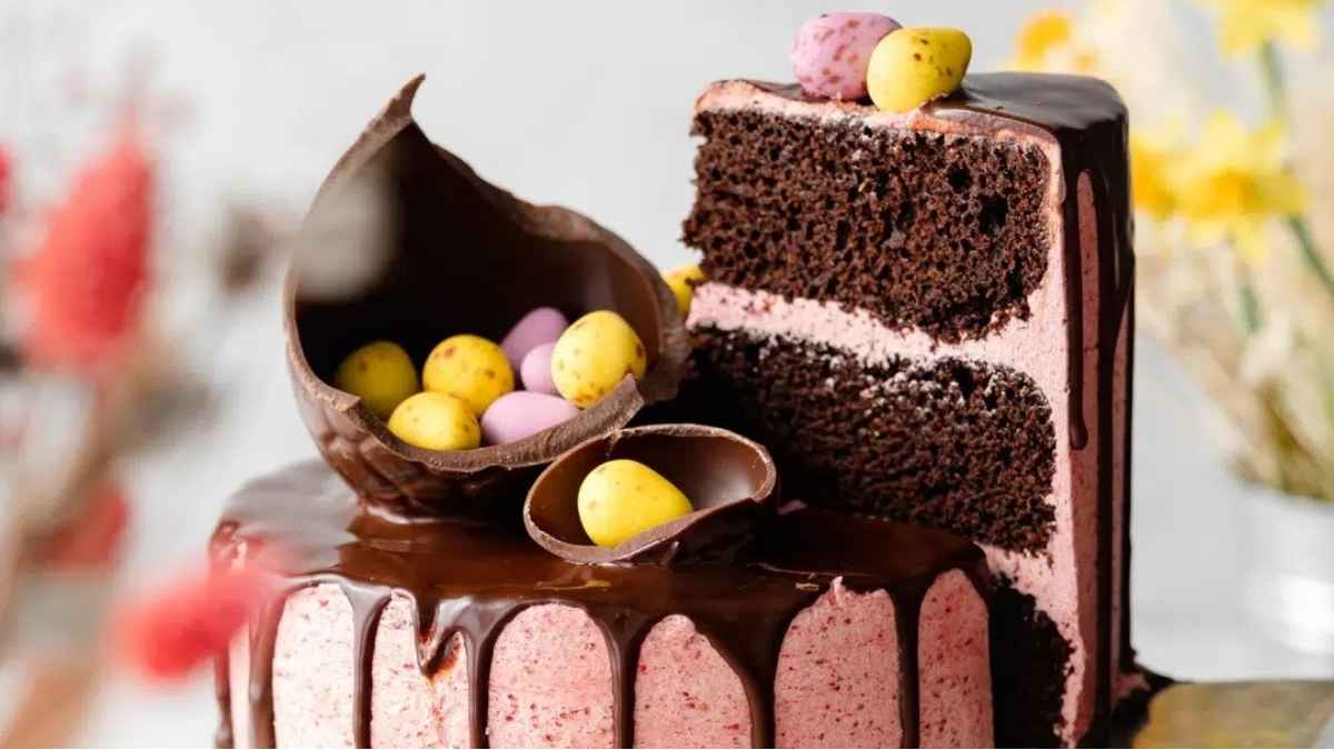Easter Egg Cake (Vegan).