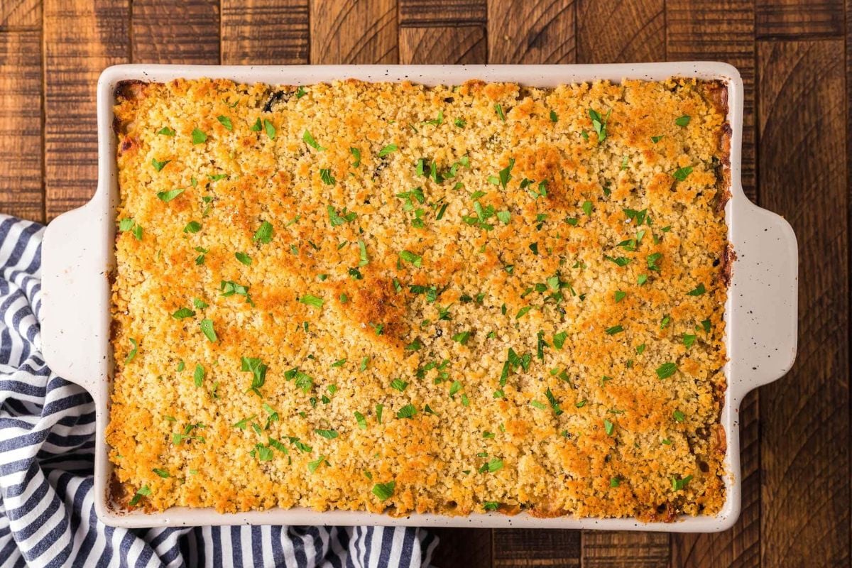 Easy Cheesy Tuna Casserole. 